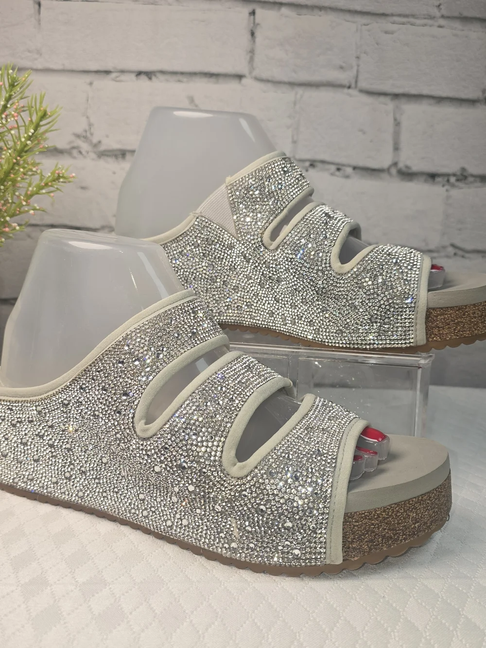 Chelsea & violet rhinestone-embellished double strap sandals platform women’s 8